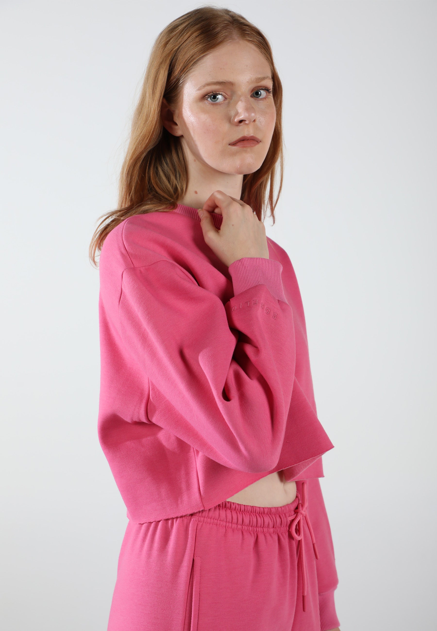 Sudadera corta con cuello redondo Elevate - Lover Pink 