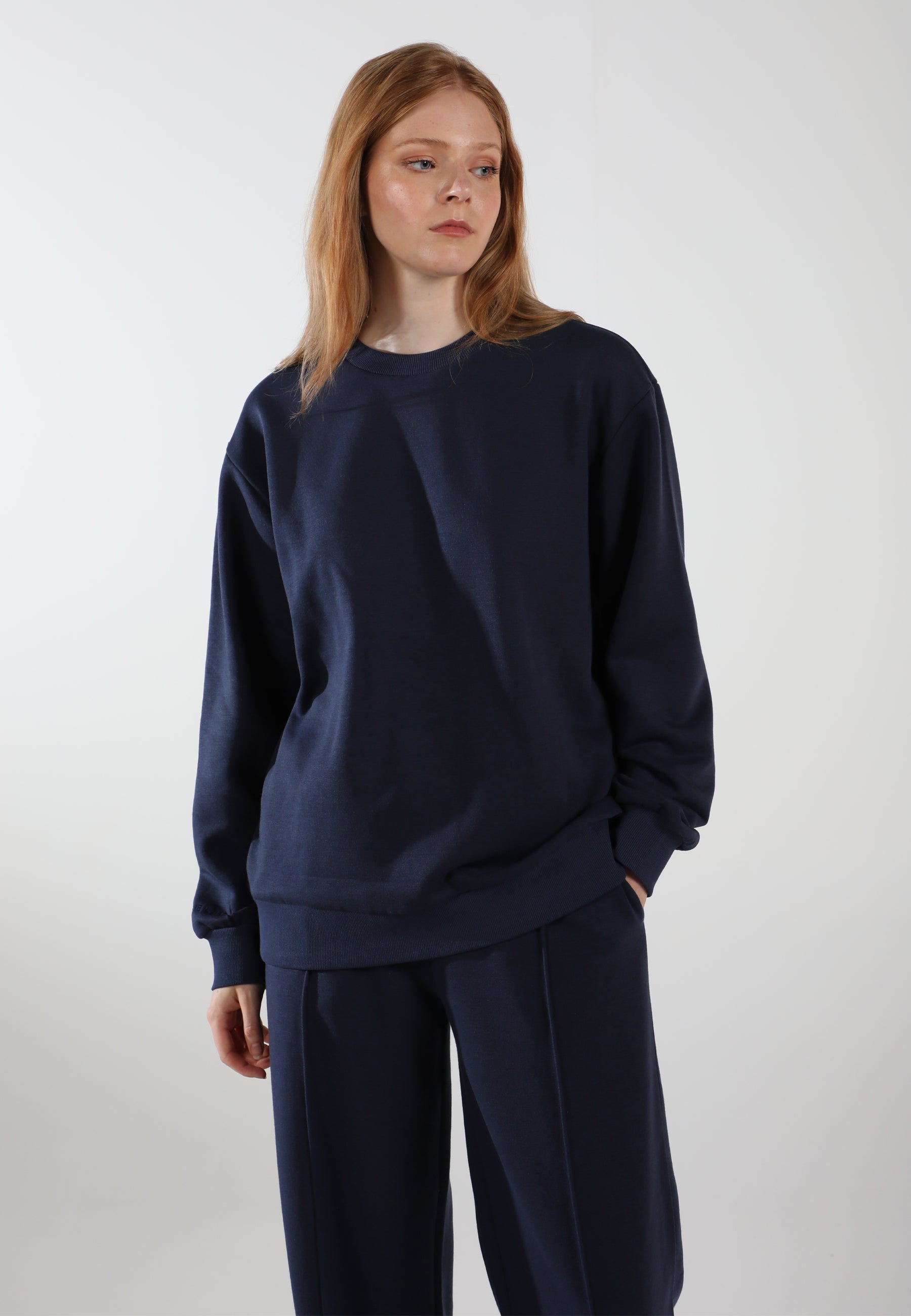 Oversized Crewneck Sweatshirt / Midnight Navy