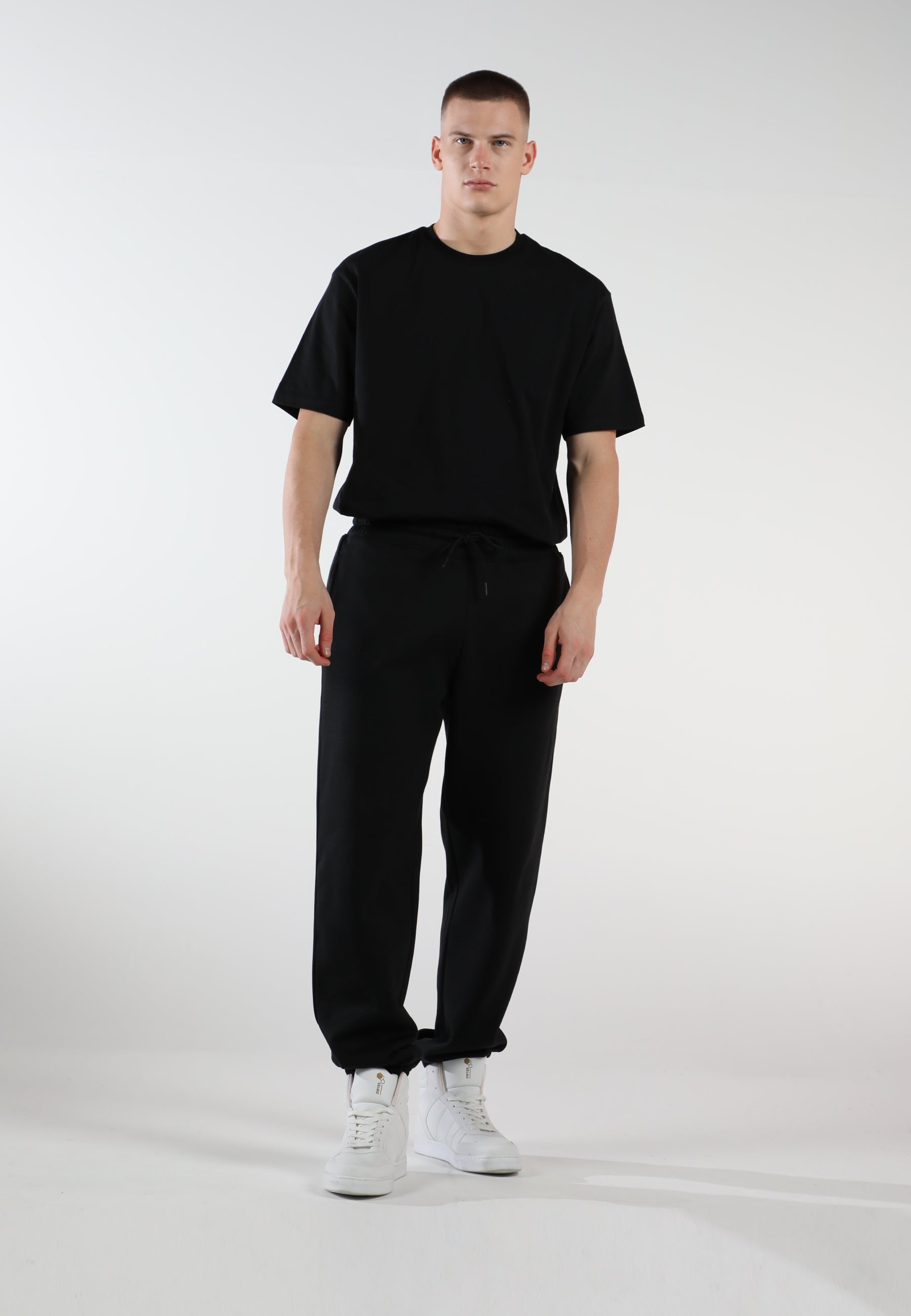 Pantalones deportivos para hombre /  Inky Black 