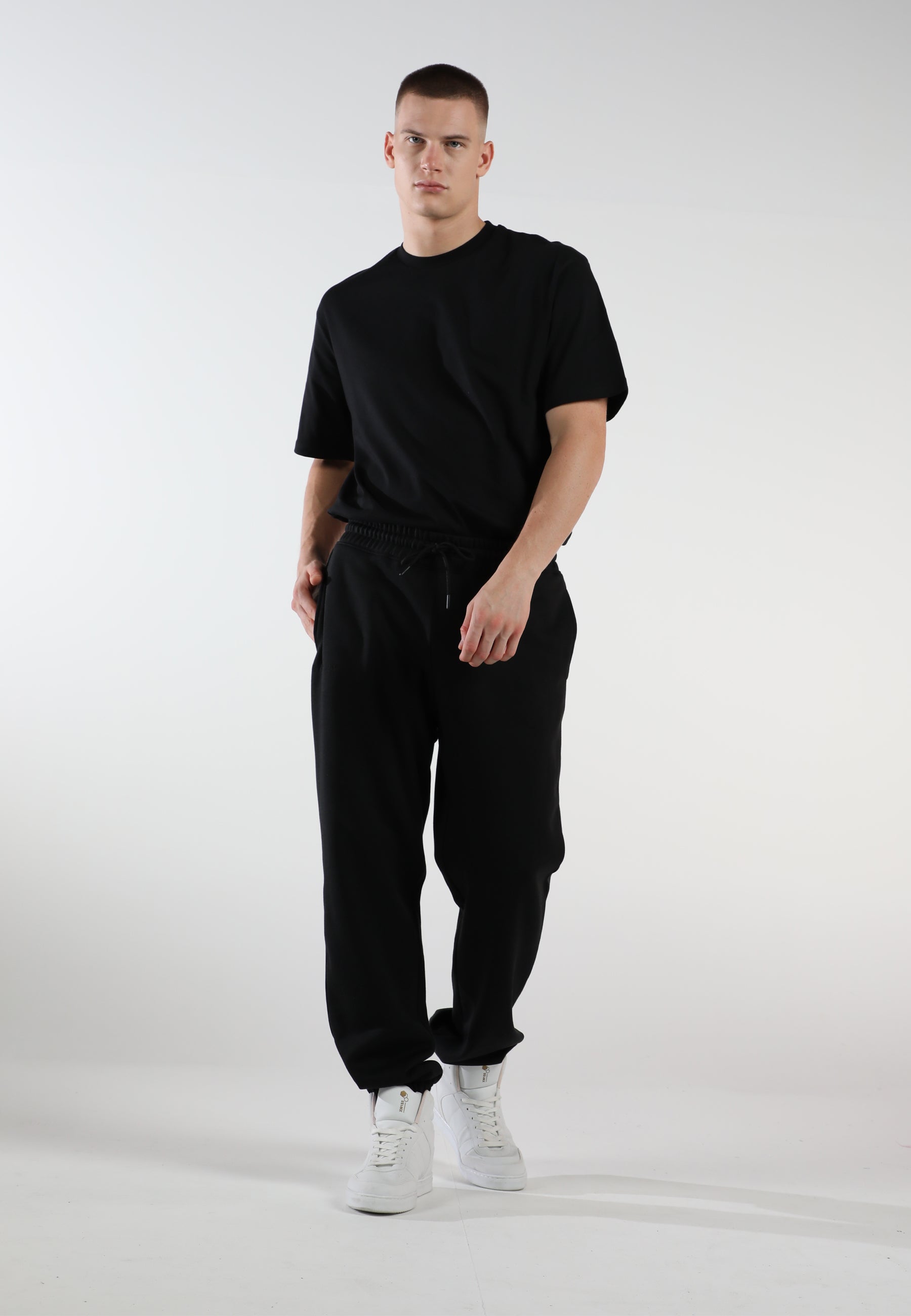 Pantalones deportivos para hombre /  Inky Black 