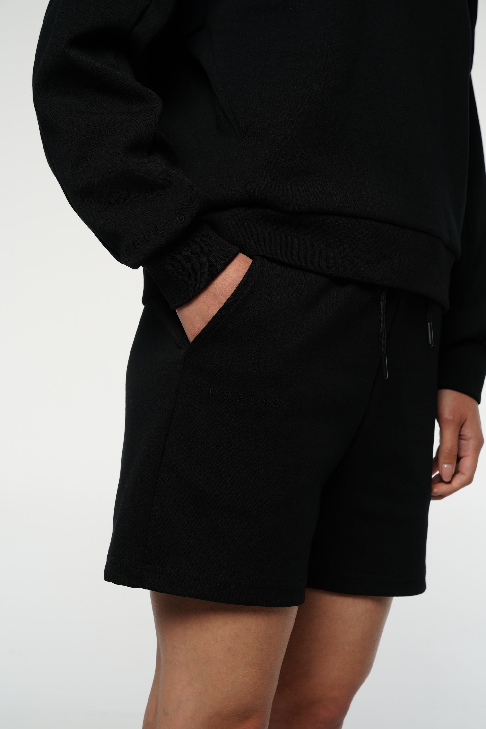 Crewneck Cropped Sweatshirt / Black